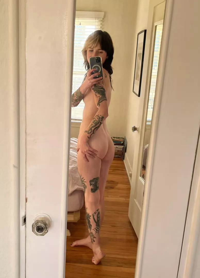 Want a small booty scene gf?