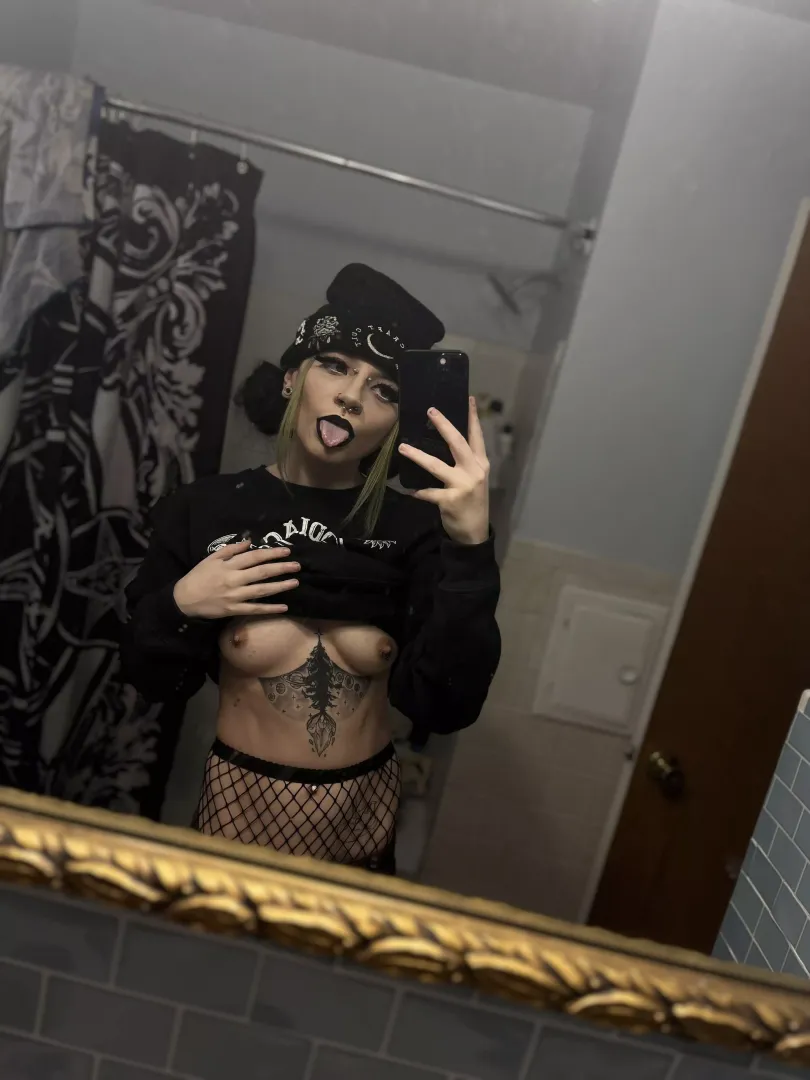 Want me to leave black lipstick on your dick?