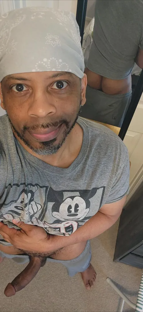 Want to throat all of me while grabbing those cheeks? (51)
