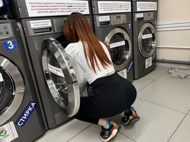 Washing again in sexy leggings ☺