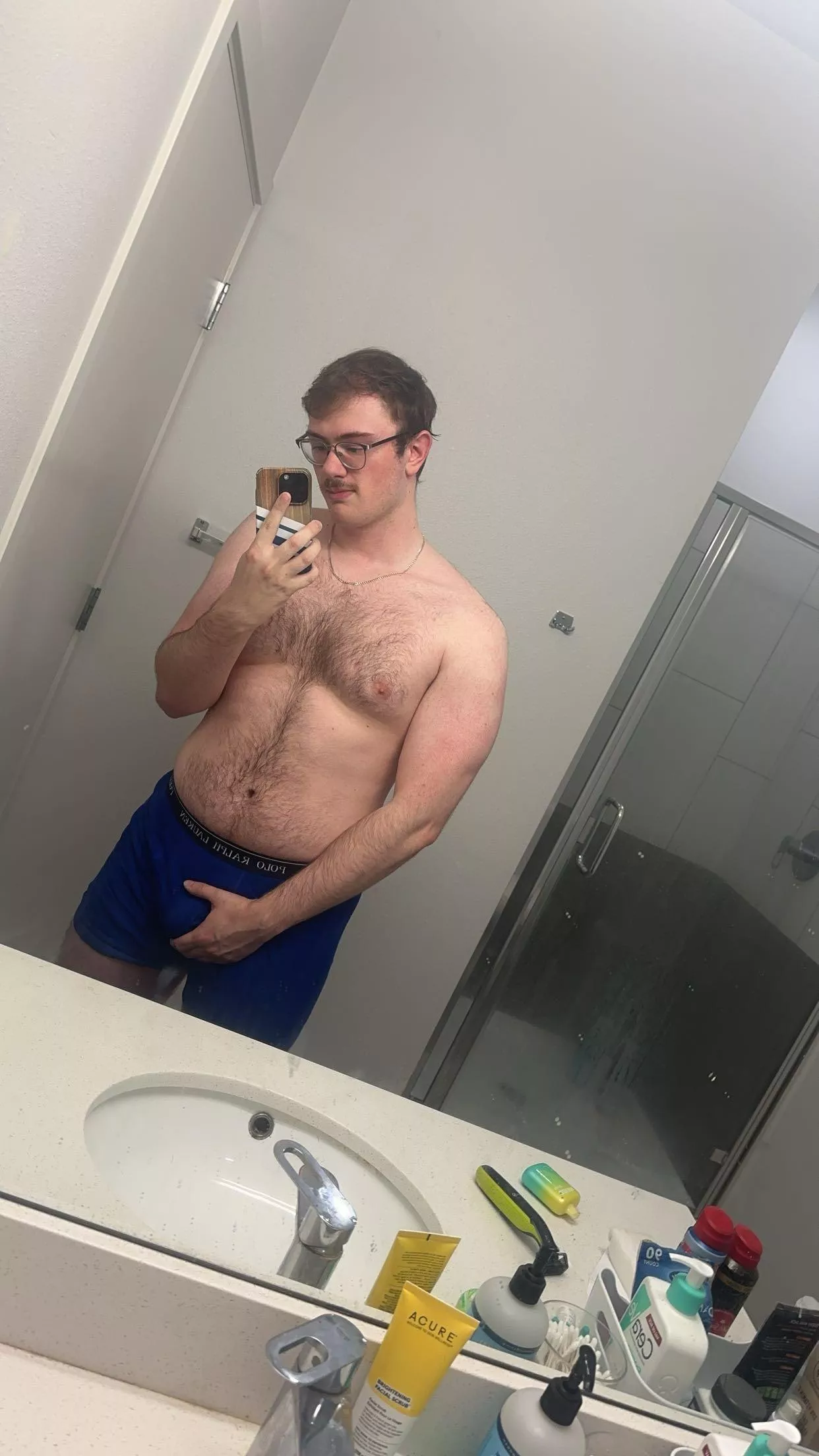 Wasn’t sure what to do with my hand 😅🤔