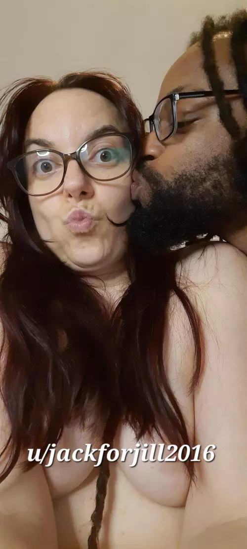 we are live now www.chaturbate.com/jack_for_jill