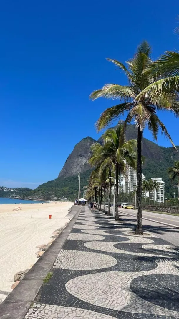 We continue along the beaches of Brasil
