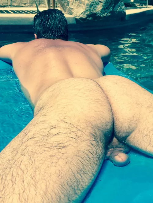 We found a little private time at the HOA pool to work on our tans. (And to toss a salad) OC