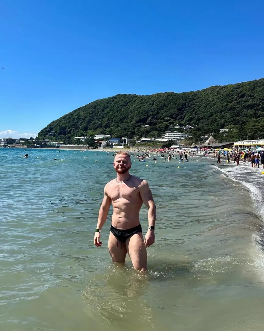 Wearing my fav speedos 😍