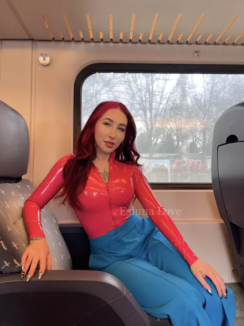 Wearing my latex bodysuit with a pantalon