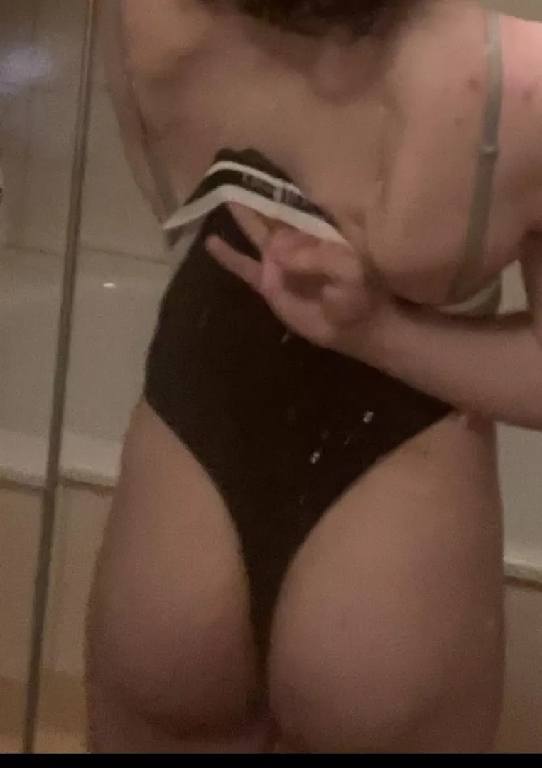 Wedgie in black CK