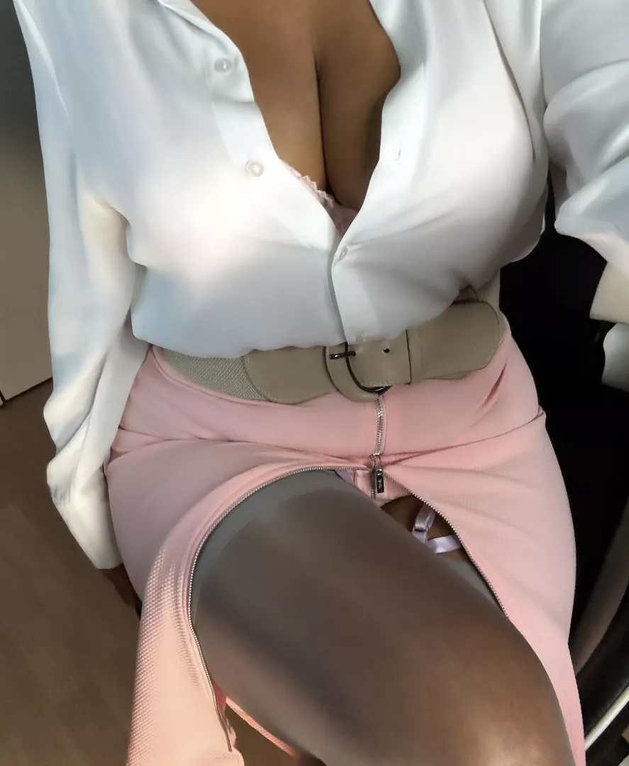 Wednesday’s work outfit ❤️❤️ Happy HumpDay ❤️