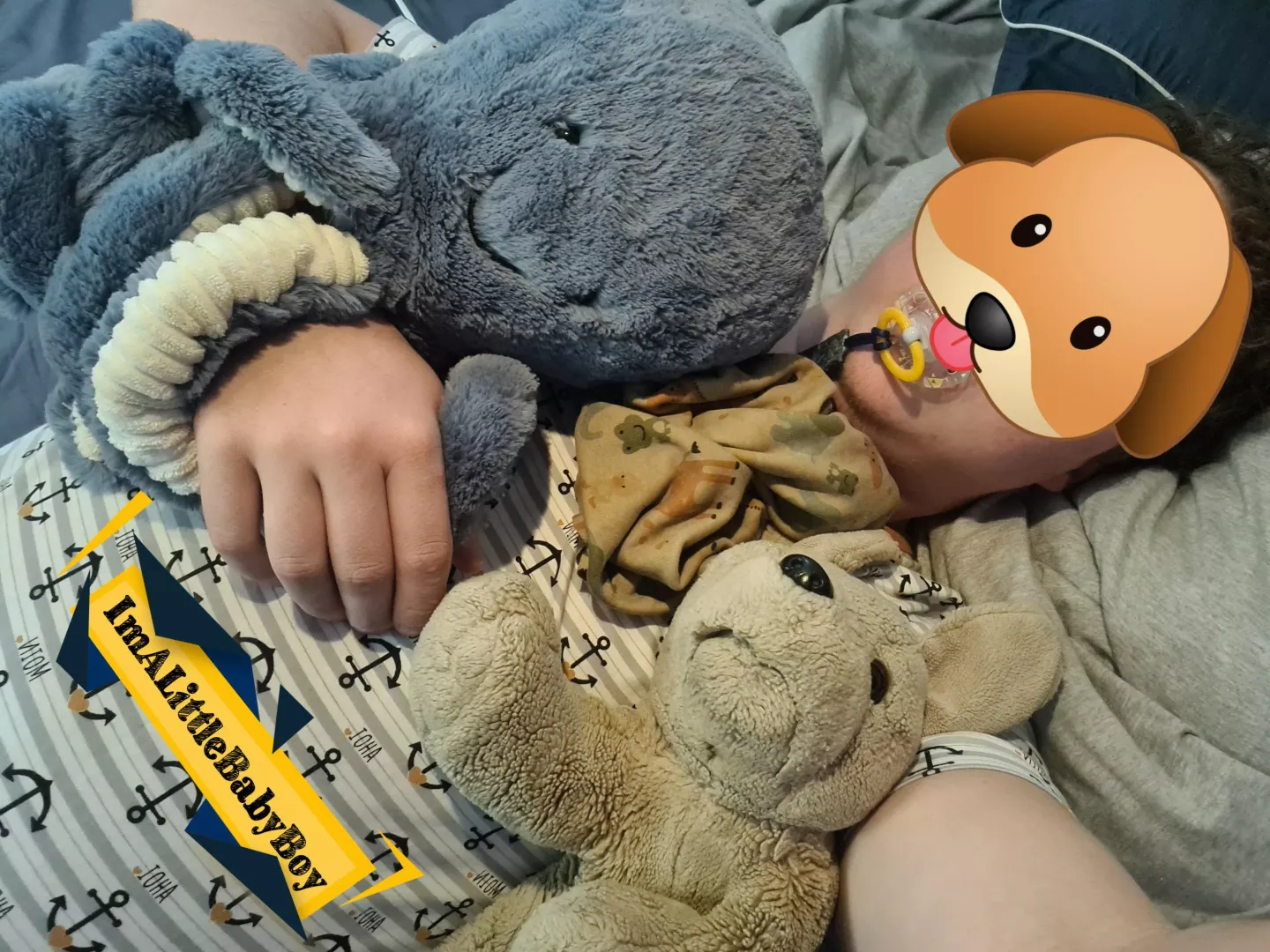 Weekend cuddle party. 🎉