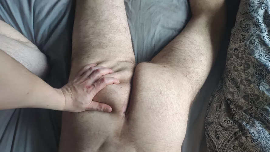 Well what you think of an older 🤔 guy ,would you oblige