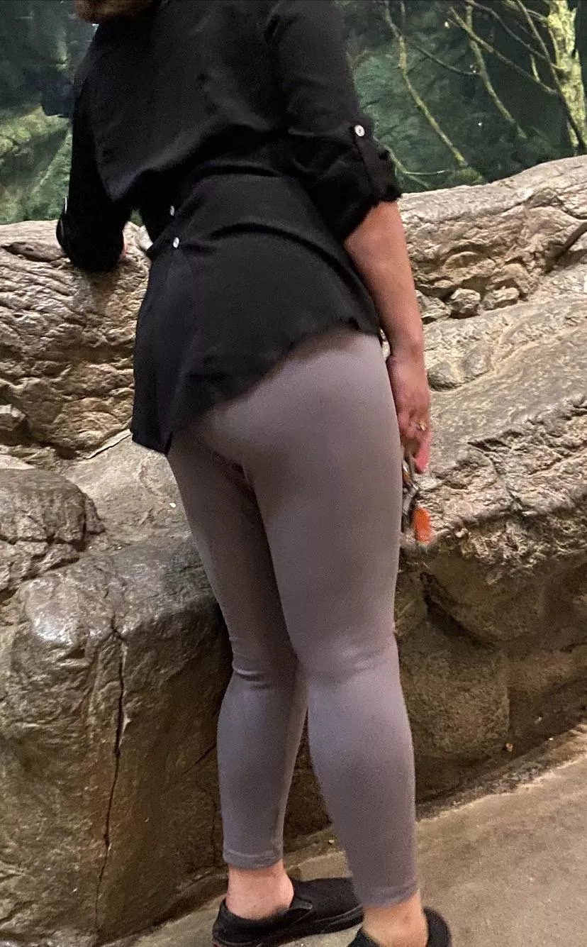 Went to the Mall tonight. Her tights were showing her beautiful Latina ass. One of the guys at Bass Pro was tryin to get where he could see her. It was kinda hot watching him watch her. I stayed back. I love it when I see a guy showing how much he wants 