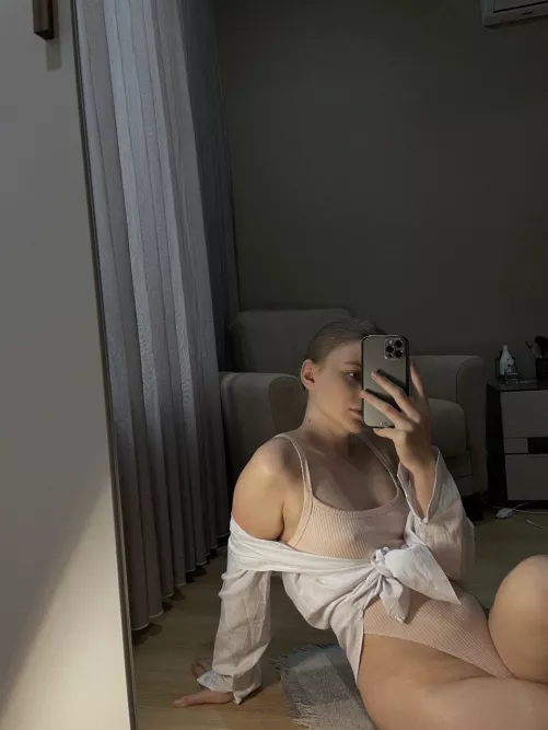 What do you think about my little tits?😘