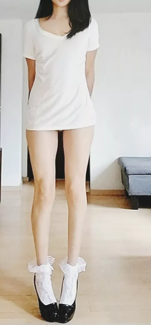 What do you think about my long legs ? 😳 (oc) Solda 27
