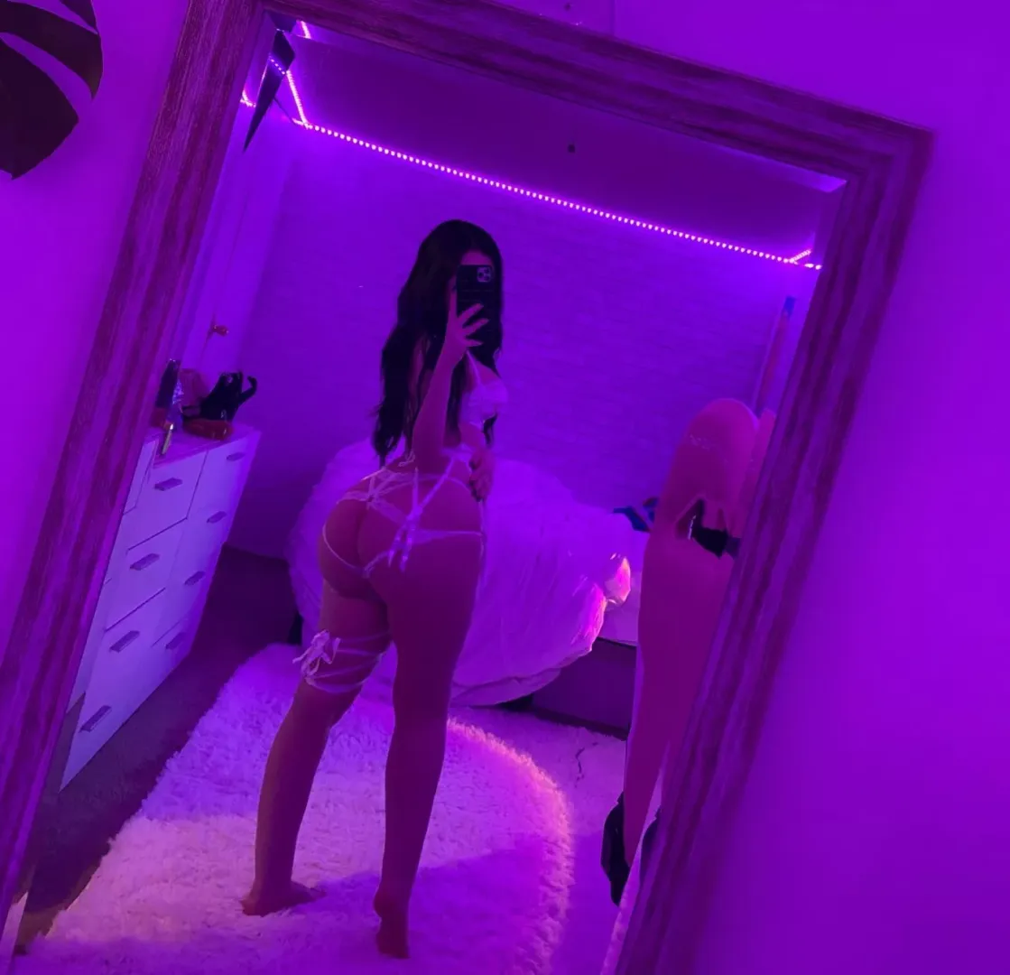 what do you think I’d taste like? ♡