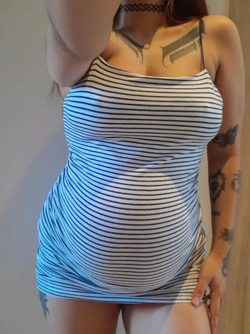 What do you think of dresses without a bra? it is very natural and beautiful, don't you think?