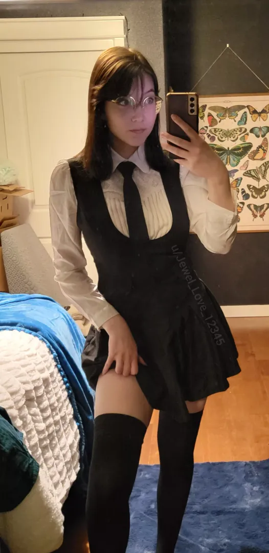 What do you think of my outfit? 😊