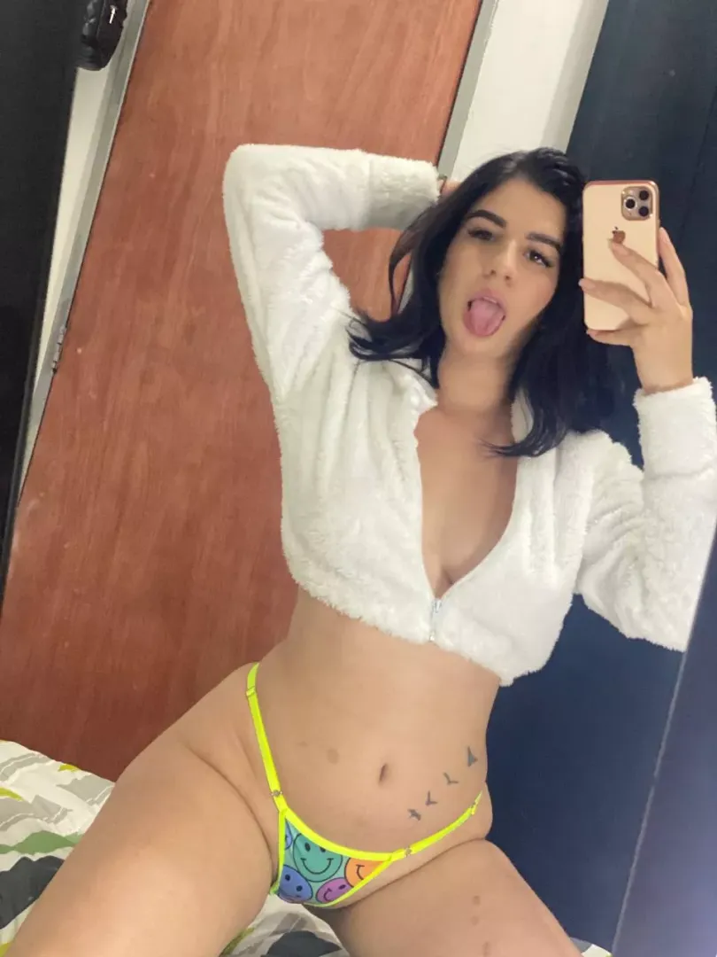 What do you think of my outfit