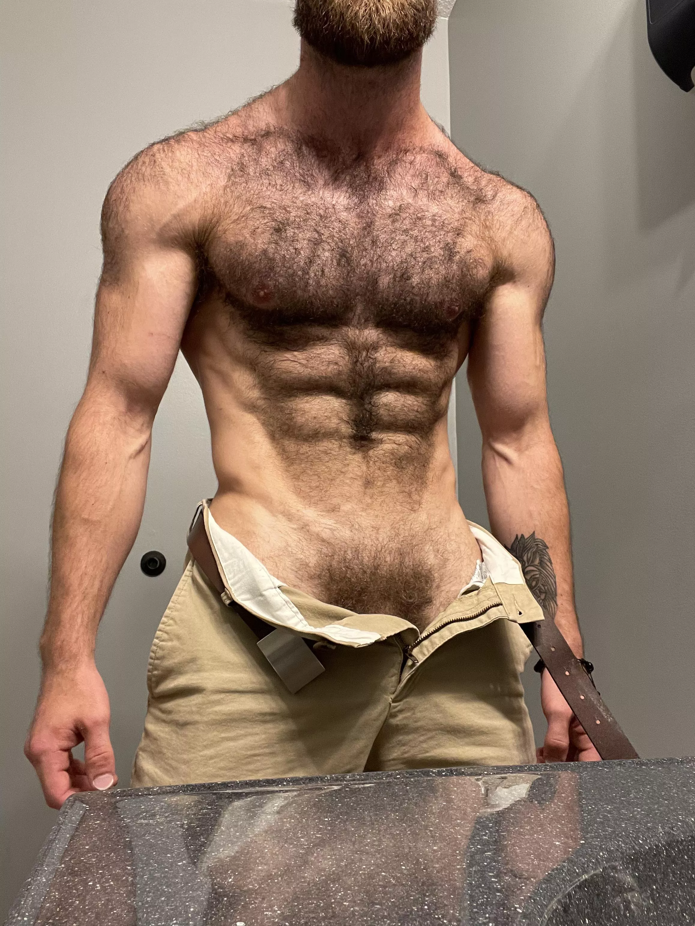 What touches my body hair first.. your tongue or your hands? 😉 #hairy