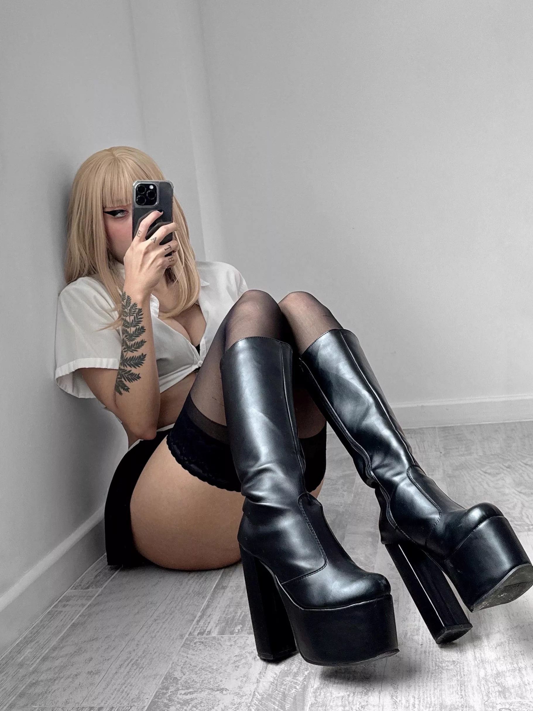 What would you do if I gave you the opportunity to lick my boots, slave?