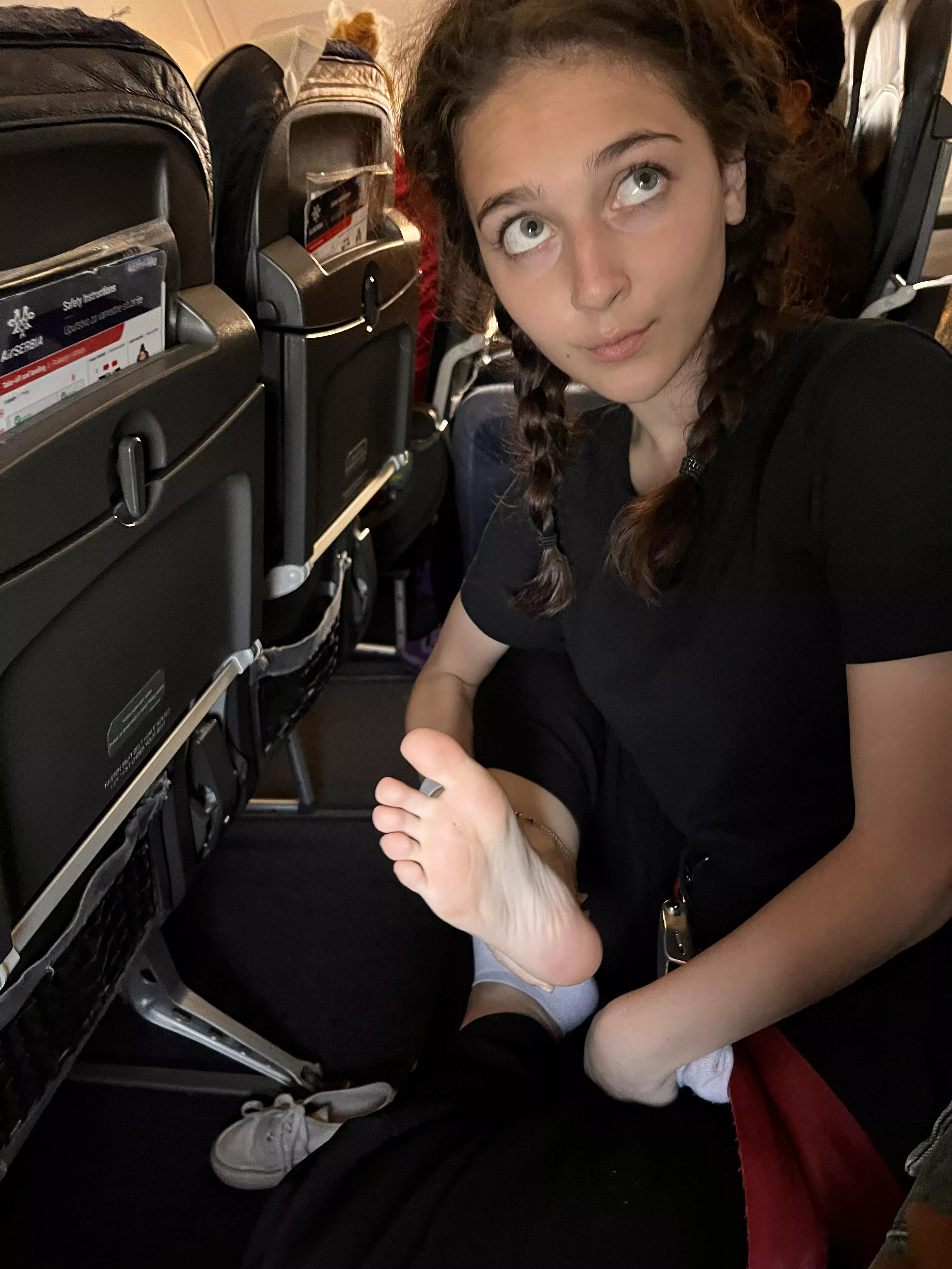 What would you do if we were together on a plane? 😈✈️