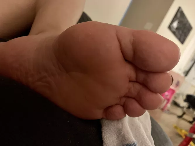 What would you do if you were this close to my feet? 😏