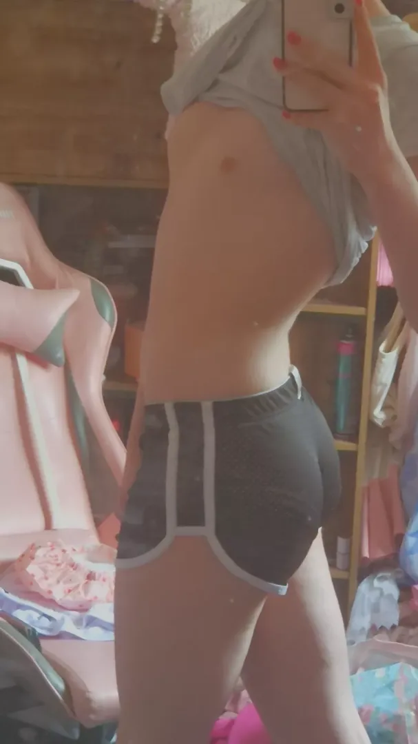 Whatcha think of my new shorts he heh 😋