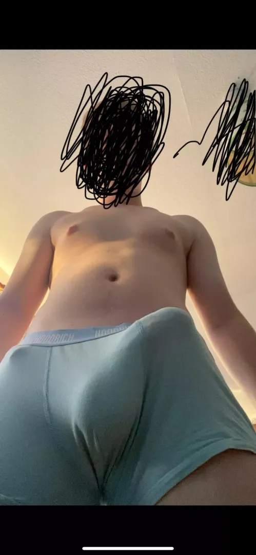 What’s one word you’d use to describe my bulge?(19)