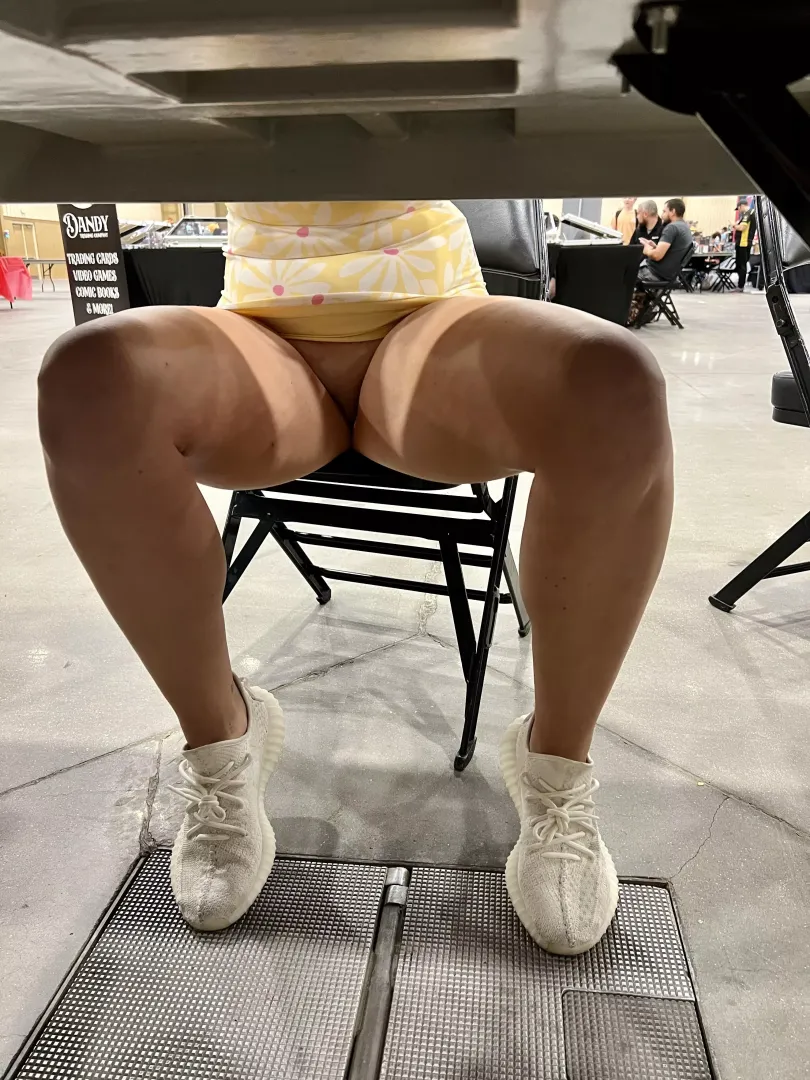 What’s the point of having a hot girlfriend if she won’t show off her pussy?