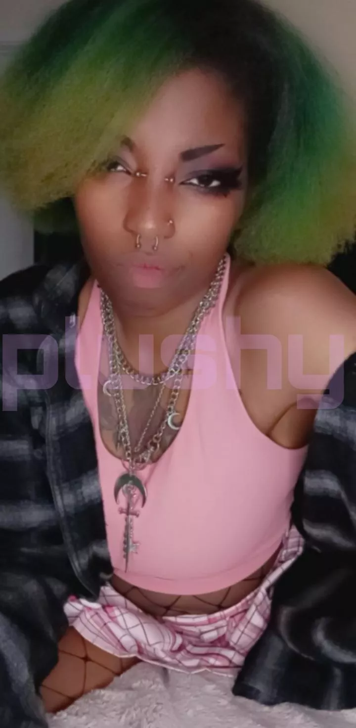 what's your favorite color? mine is black and pink.. obviously lol