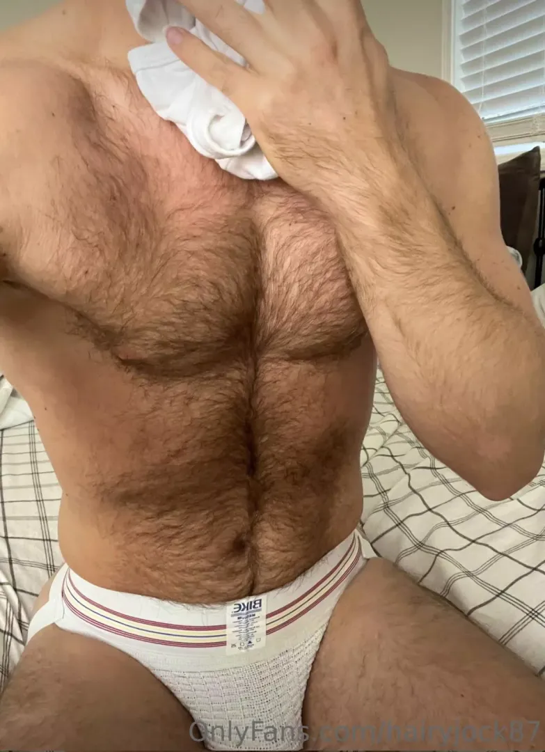 When you find a used pair in the lockerroom 😈🐽