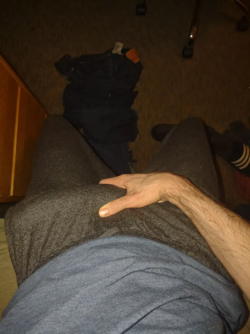 Where the hung guys at? Tryna get a real challenge