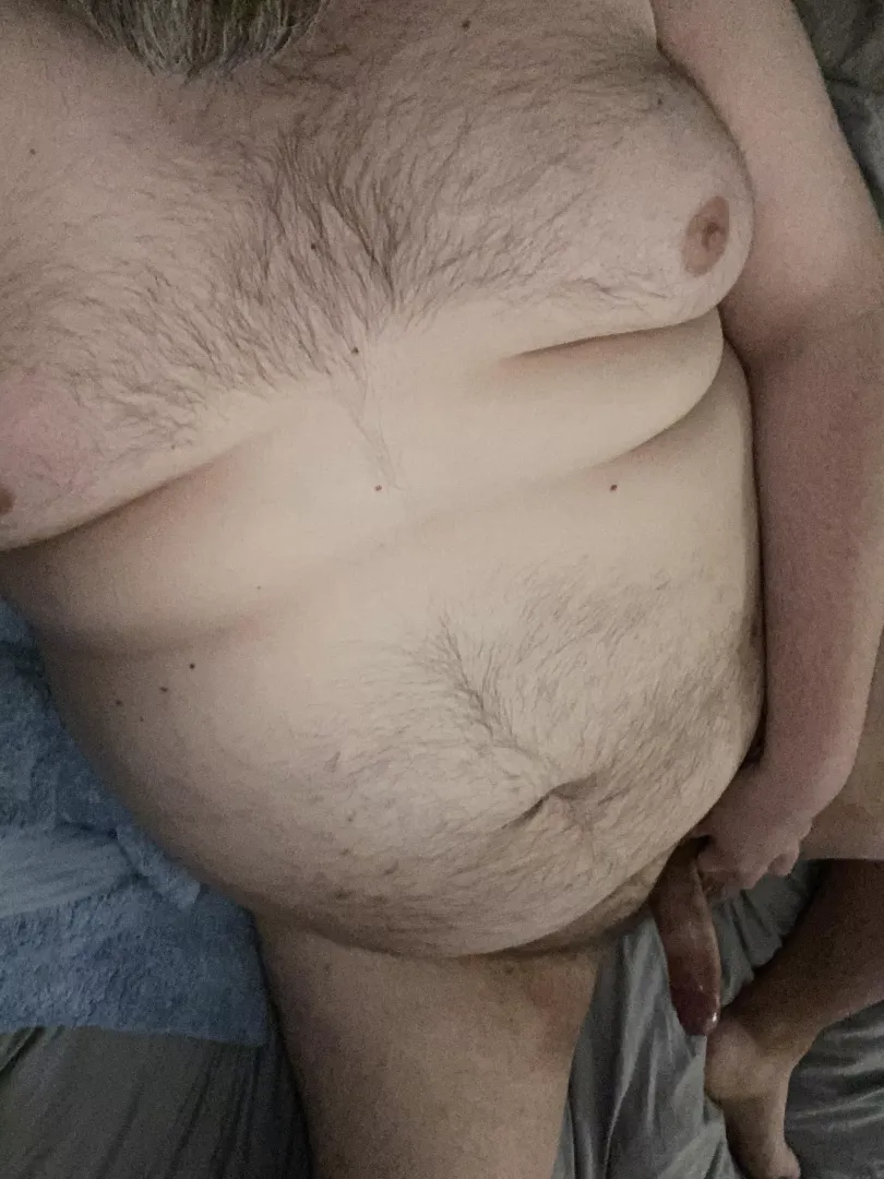Which bbw/ssbbw is going to come join me on the bed? DMs open