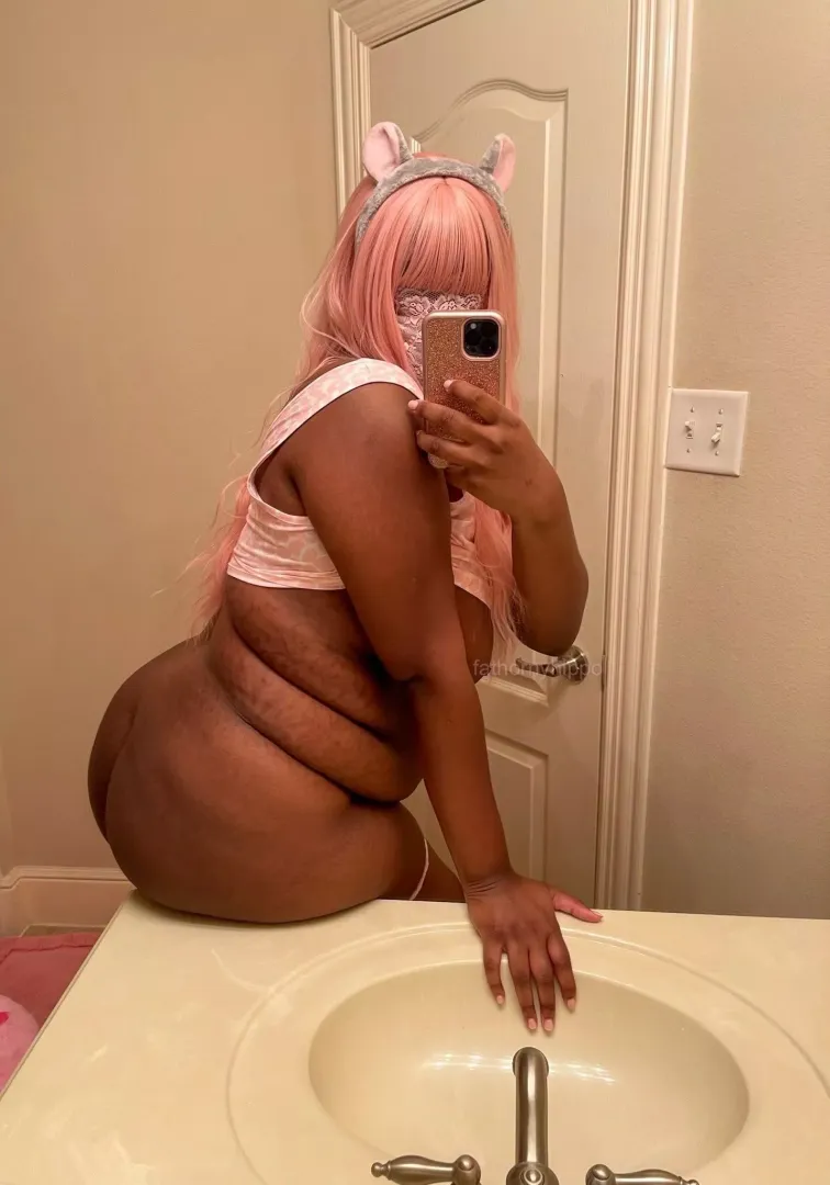 Which hole do you want to fuck? 🥰