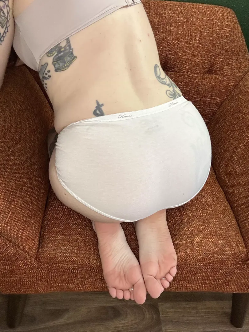 White Hanes are the best!