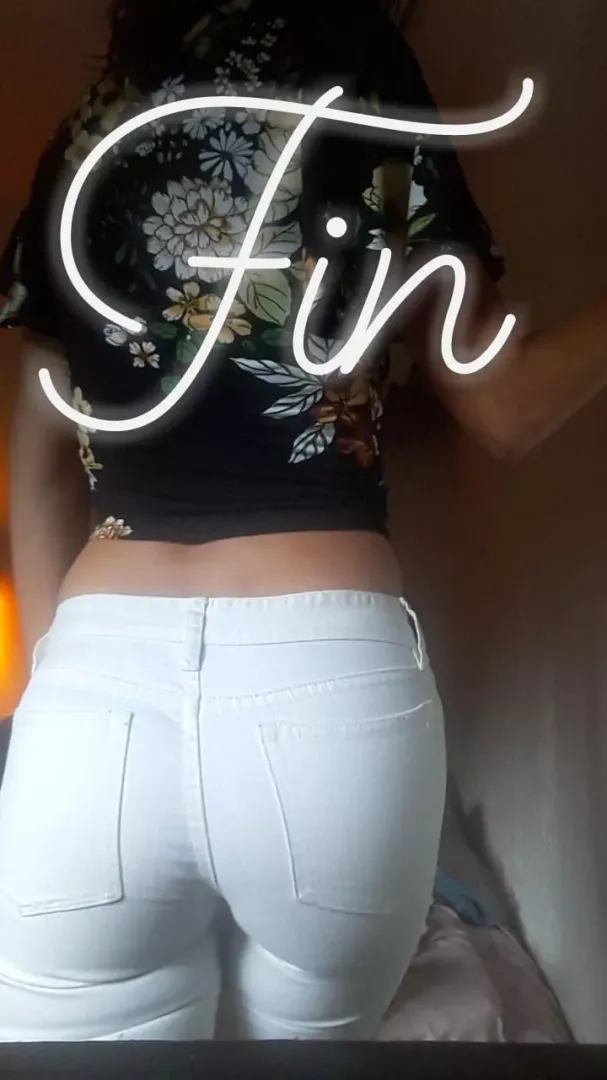 White jeans really accentuate.