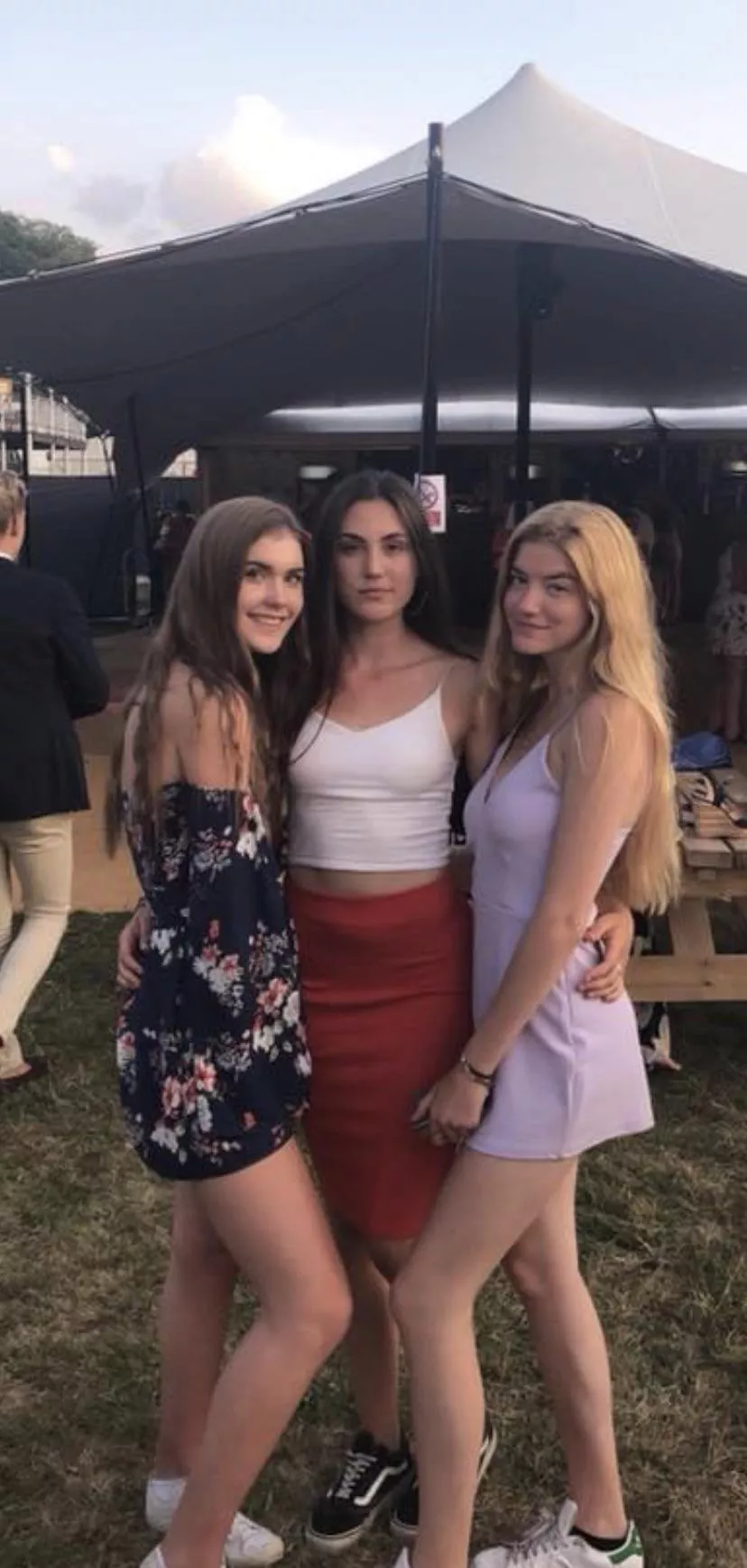 WHlCH Girl? Irtr