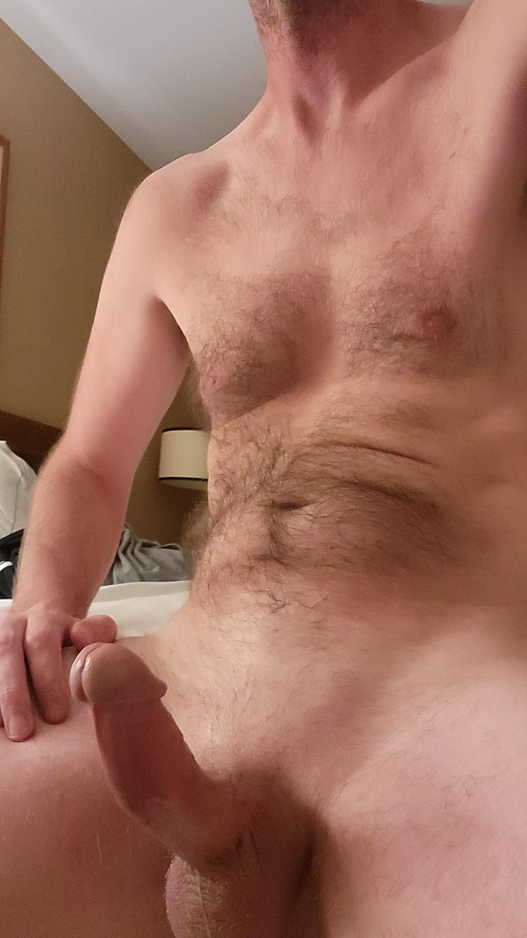 Who can give Daddy a hand?(47)