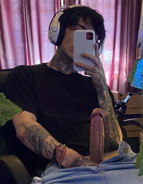 Who can swallow it all? 👀