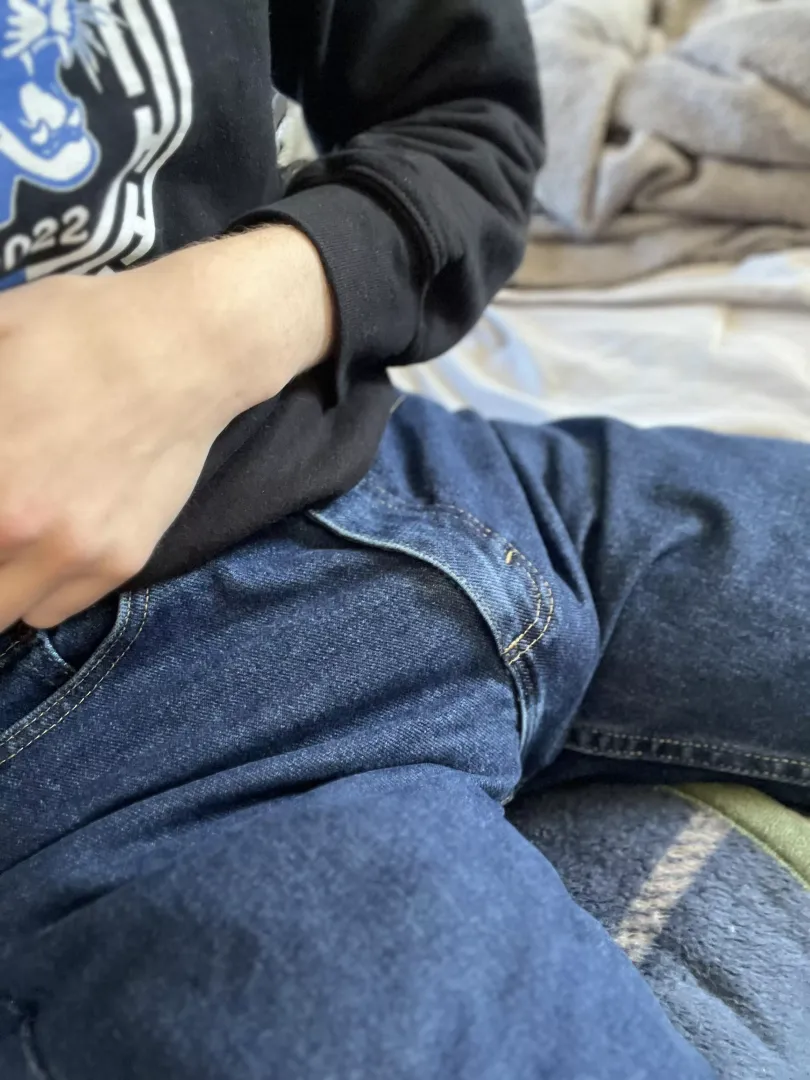 Who doesn’t like a good Jean bulge