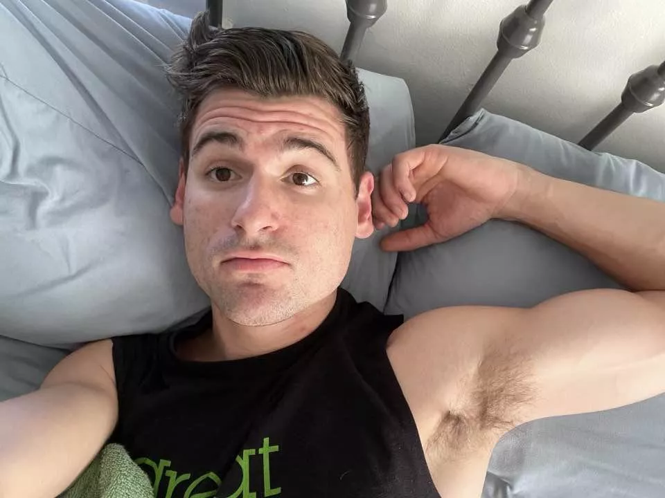 Who else zoomed in on his armpit?
