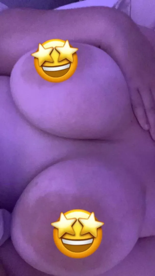 Who likes big tits;)