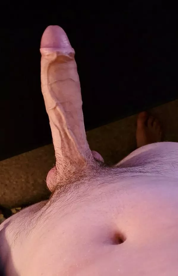 Who likes fat uncut cocks? 😏