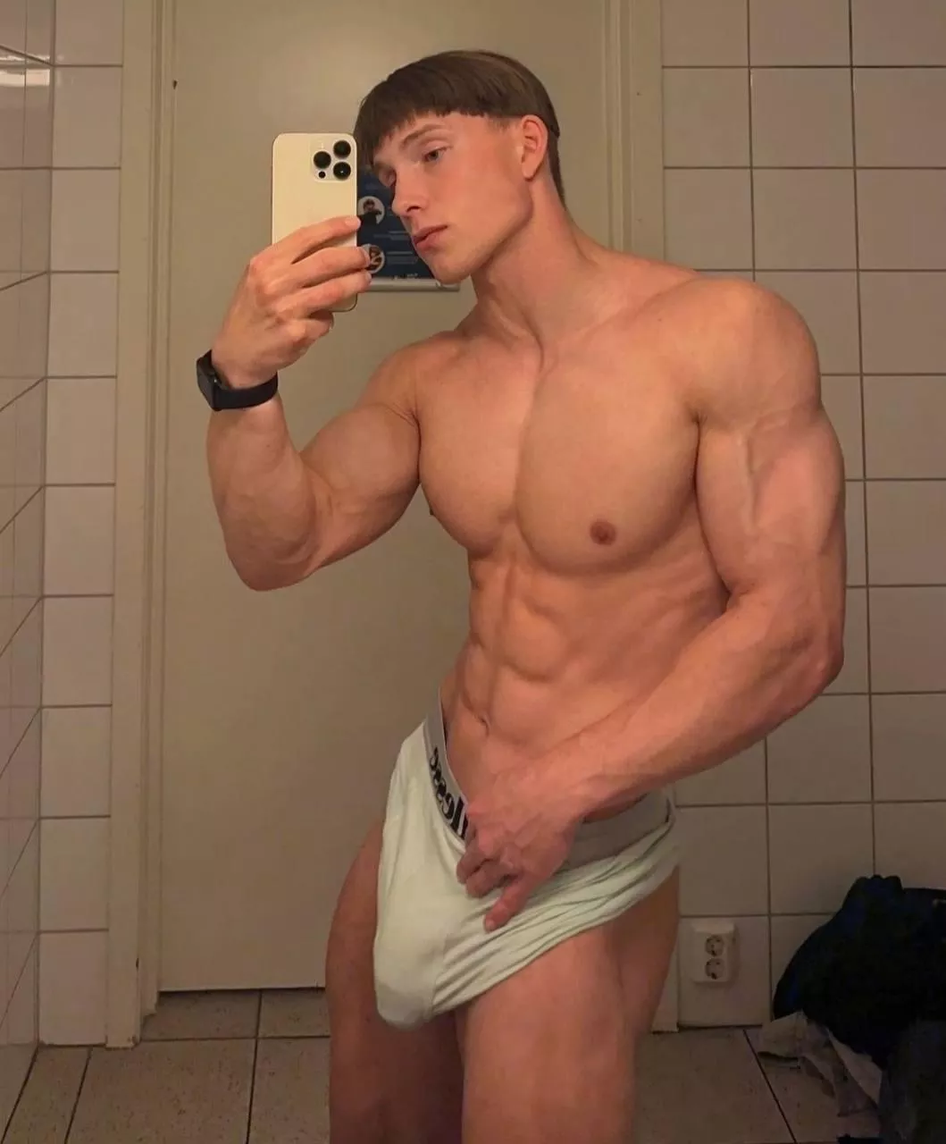 Who likes fit men?
