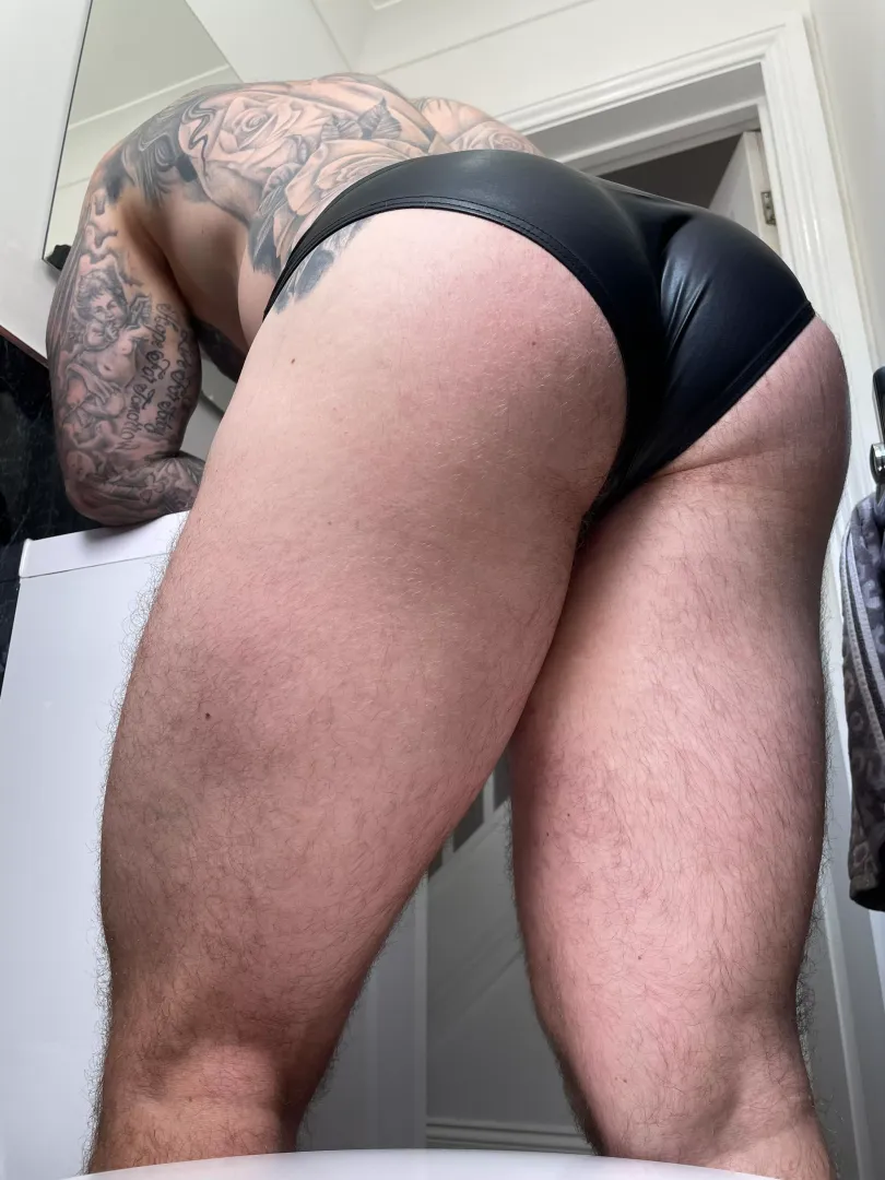 Who likes leather?