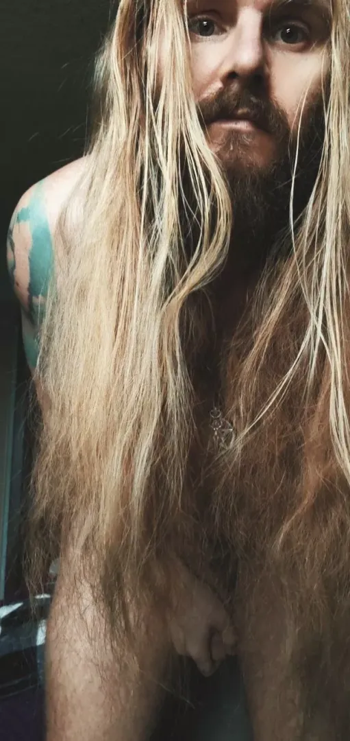 Who likes long blonde hair?