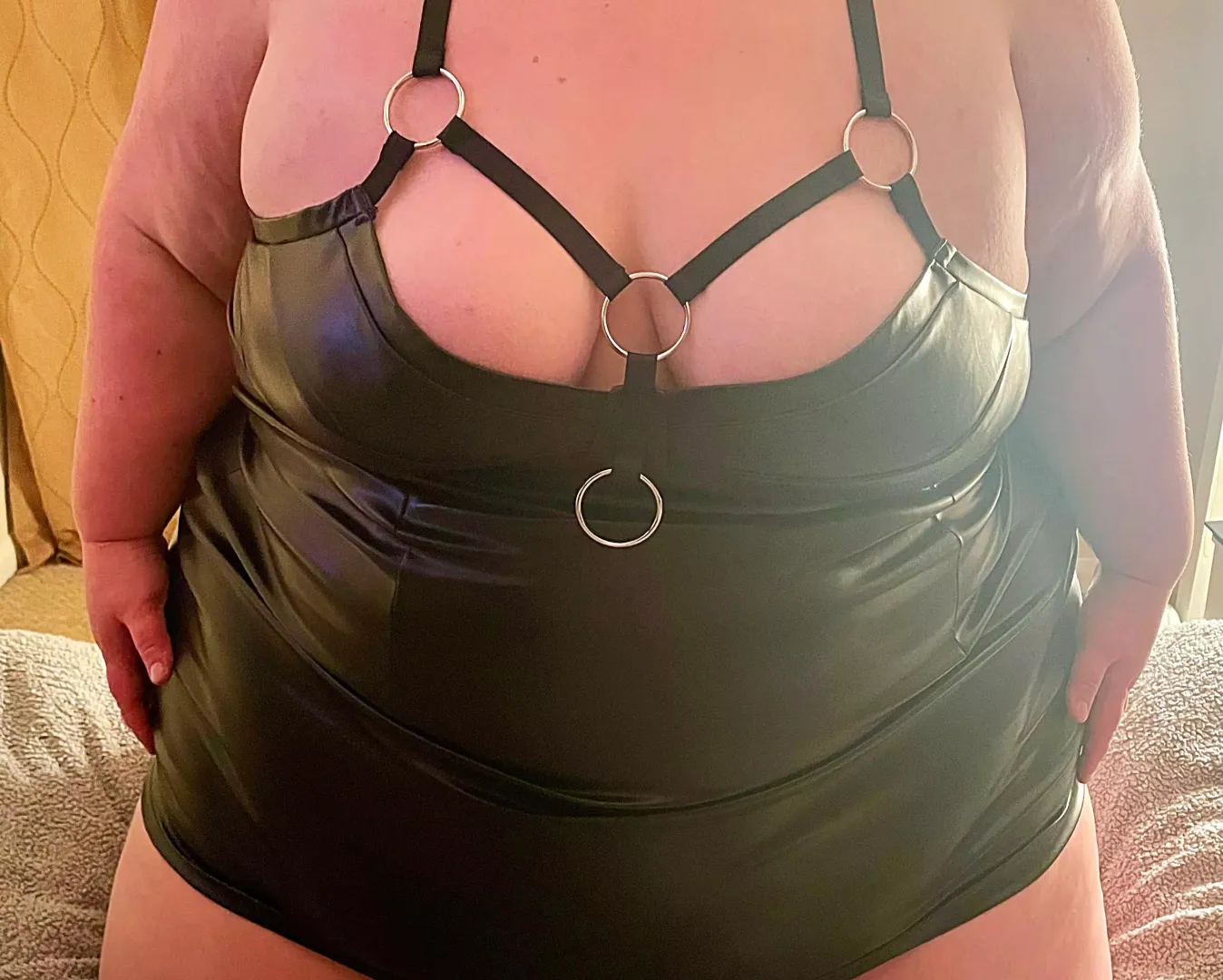 Who likes my new outfit? 😈