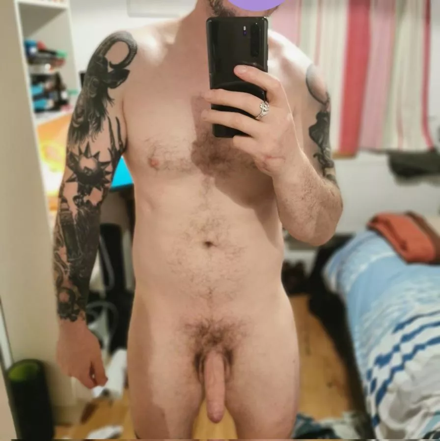 Who likes my straight soft Irish cock ☘️
