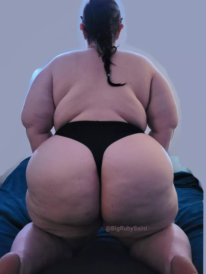 Who likes to worship asses? 🍑😈😍 [OC]