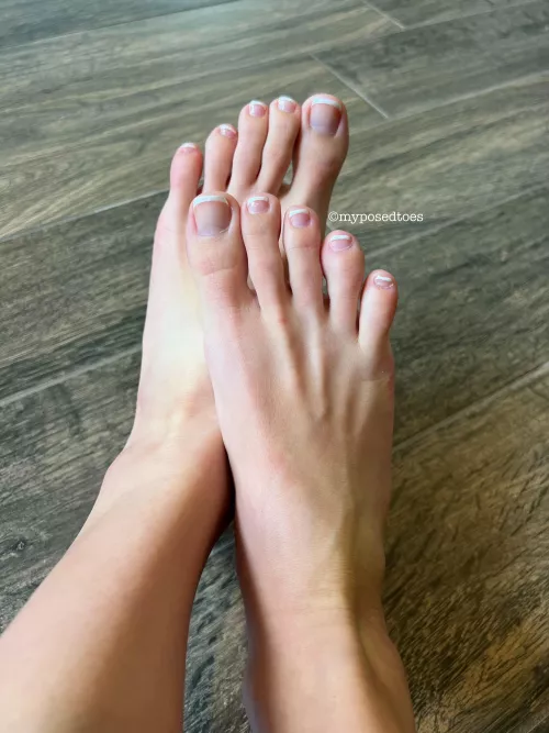 Who loves French tips?