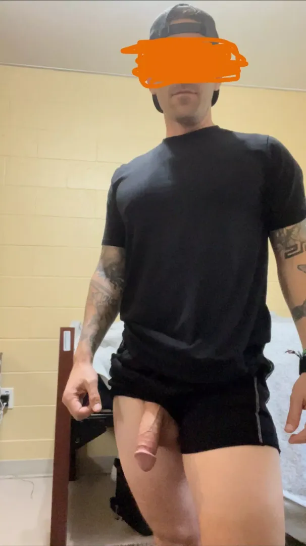 Who loves short shorts ?